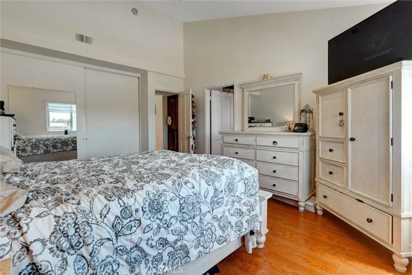6323 Reseda #1 photo 7