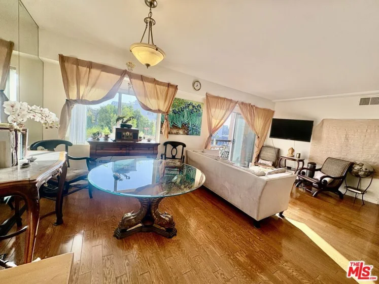 622 S Barrington Avenue #408 photo 9