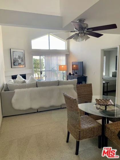 5535 Canoga Avenue #319 photo 4