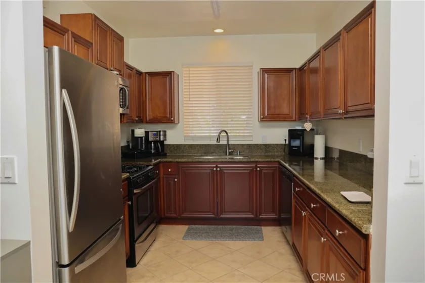 13951 Sherman Way #301 photo 4