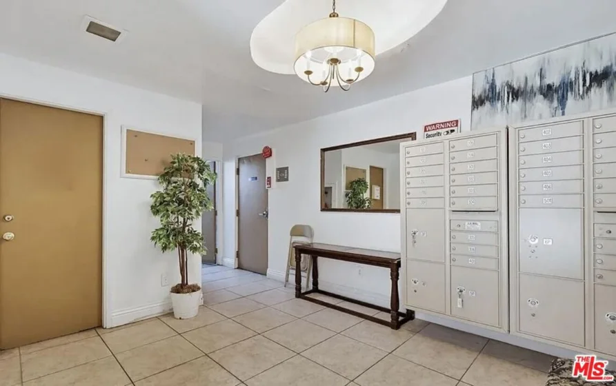 615 E Broadway #304 photo 5