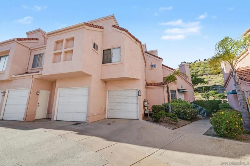 12090 Calle De Montana #247 photo 1