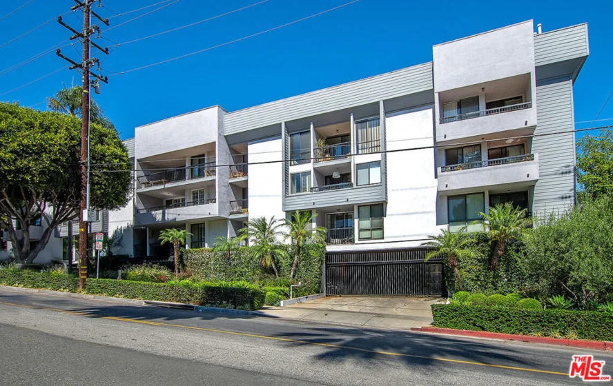 906 N Doheny Drive #510 photo 34