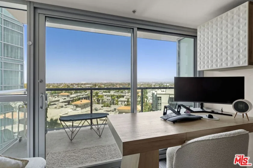 13700 Marina Pointe Drive #809 photo 40