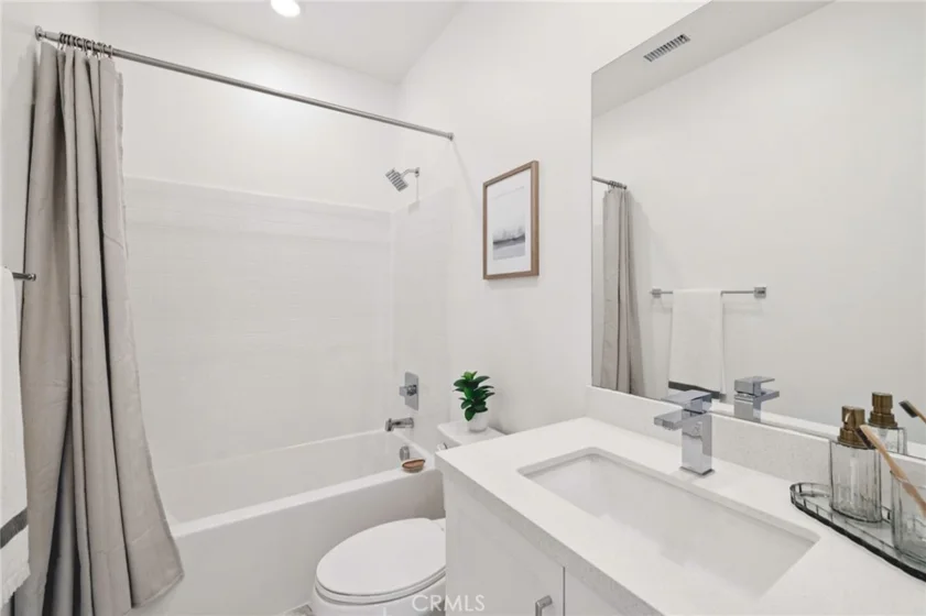 1692 Constellation Drive photo 18