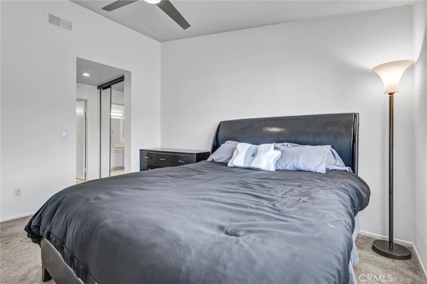 88 Greenmoor photo 25