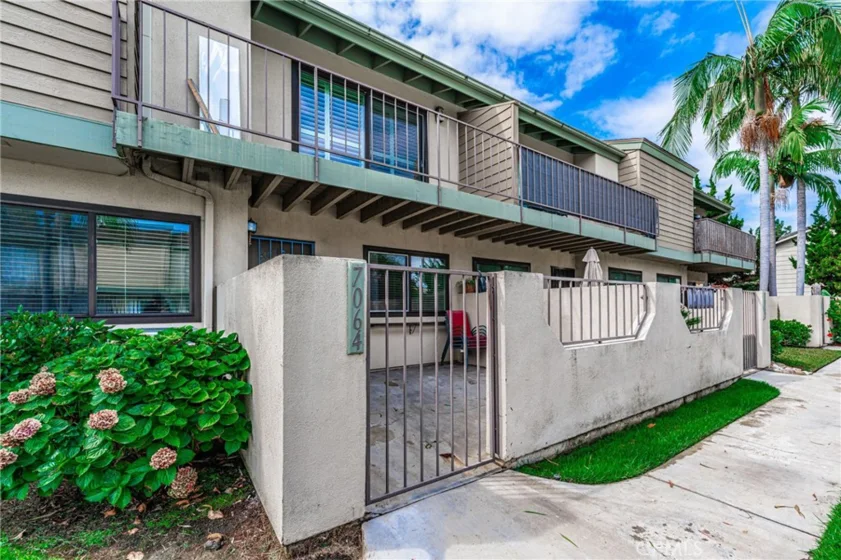 7064 Cerritos Avenue #10 photo 1