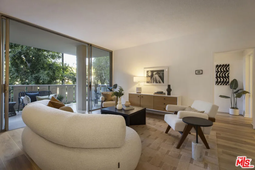 4455 Los Feliz Boulevard #204 photo 7