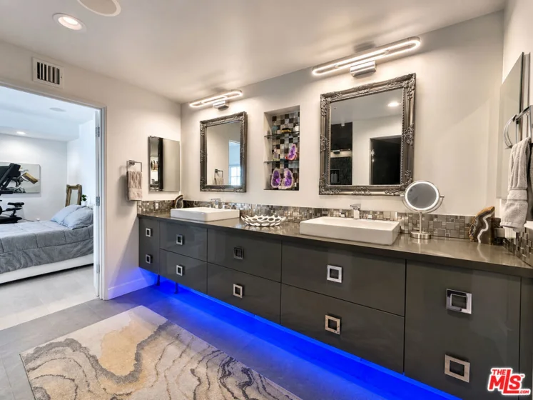 851 N San Vicente Boulevard #309 photo 13