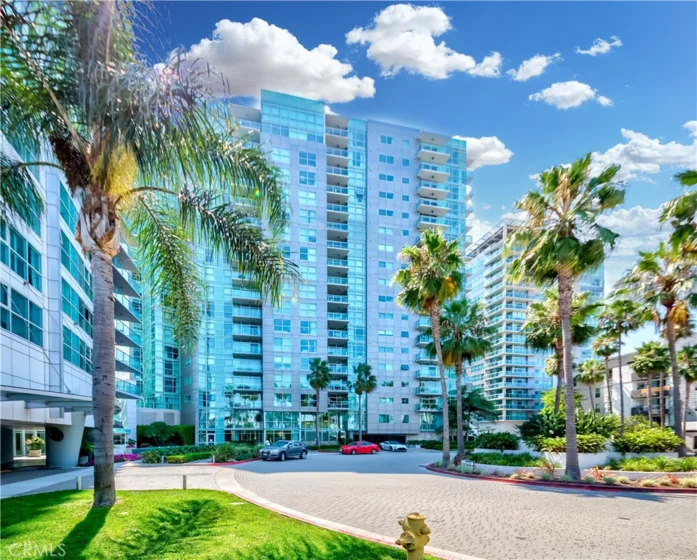 13650 Marina Pointe Drive #1506 photo 32