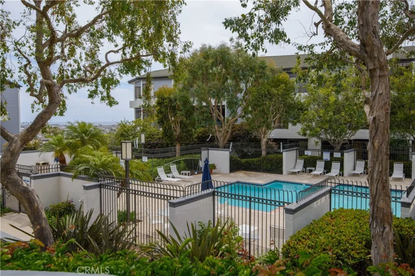 280 Cagney Lane #207 photo 36