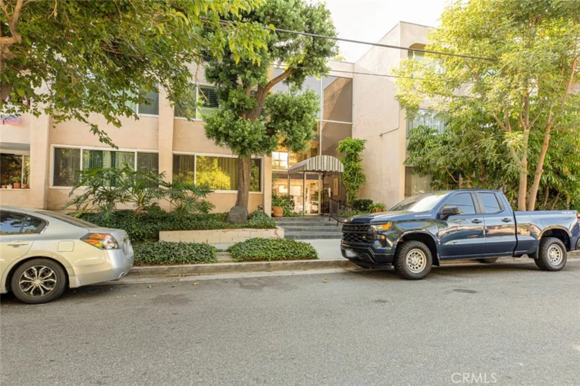 5411 Tyrone Avenue #203 photo 43