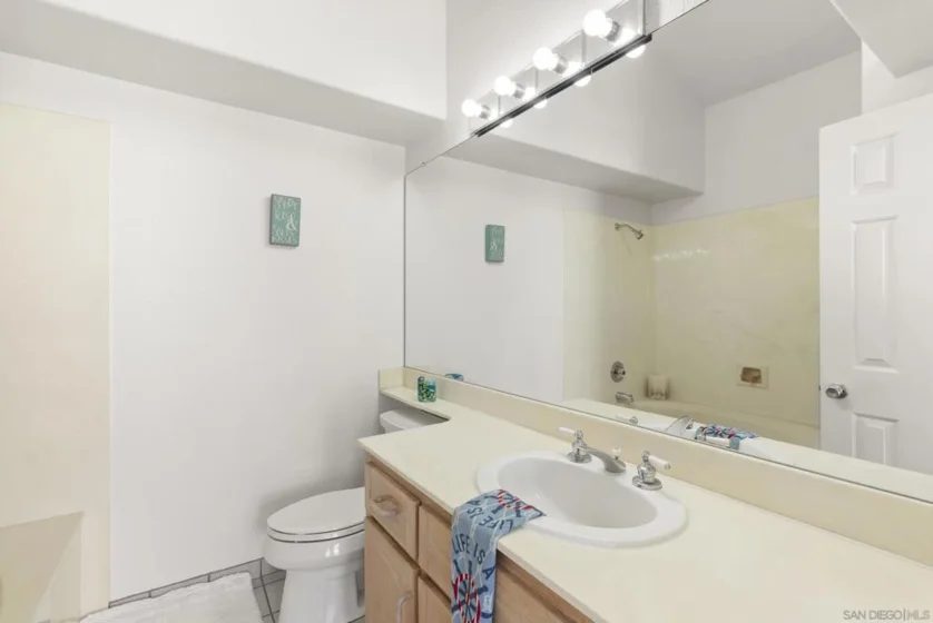 221 Donax Avenue #4 photo 28