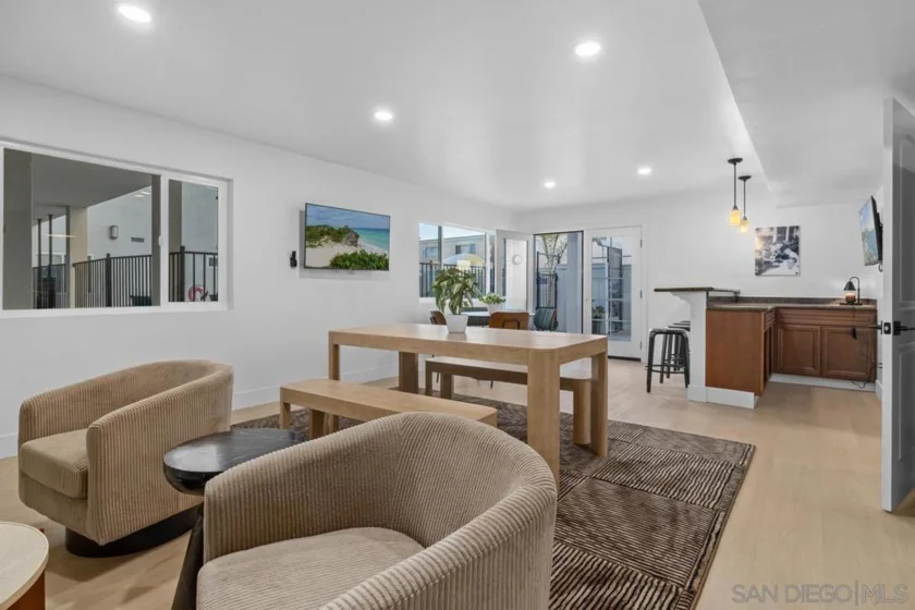 1030 Robinson Avenue #210 photo 29