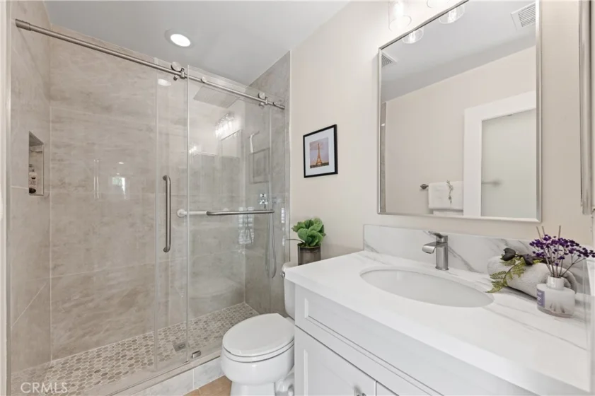 77 Canyoncrest photo 34