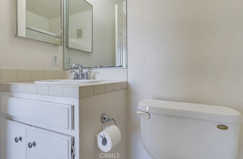 1355 Loma Avenue #311 photo 47