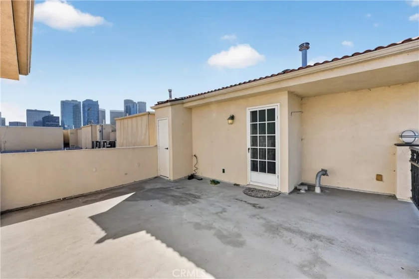 1820 Holmby Avenue #1 photo 27
