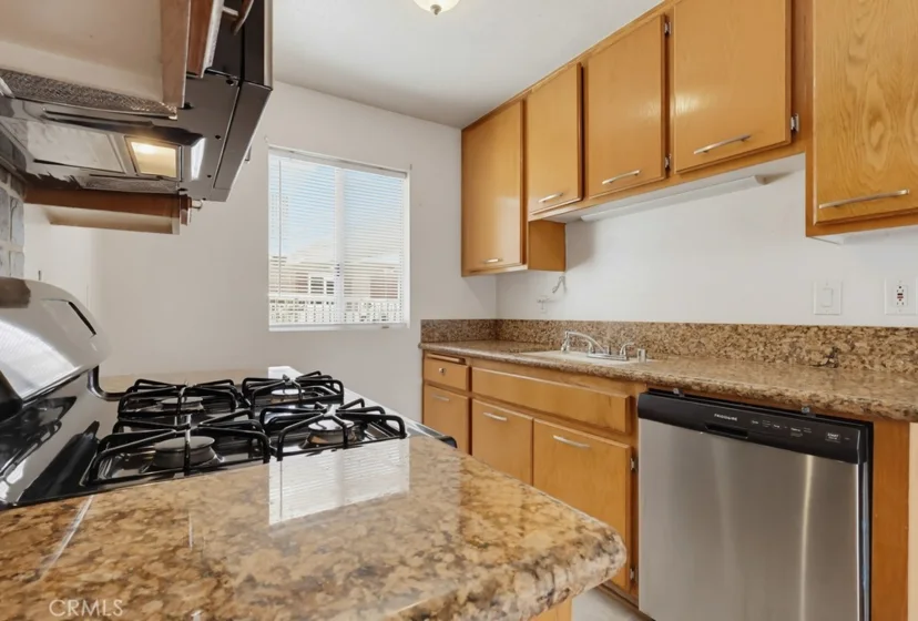 1355 Loma Avenue #311 photo 23