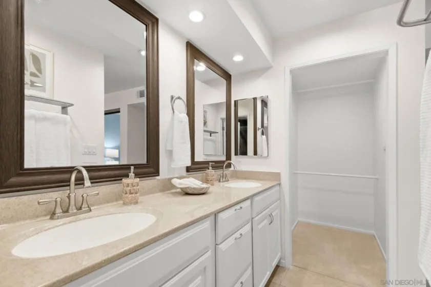 3940 Dove Street #204 photo 34