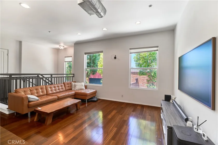 309 Metro Court photo 13