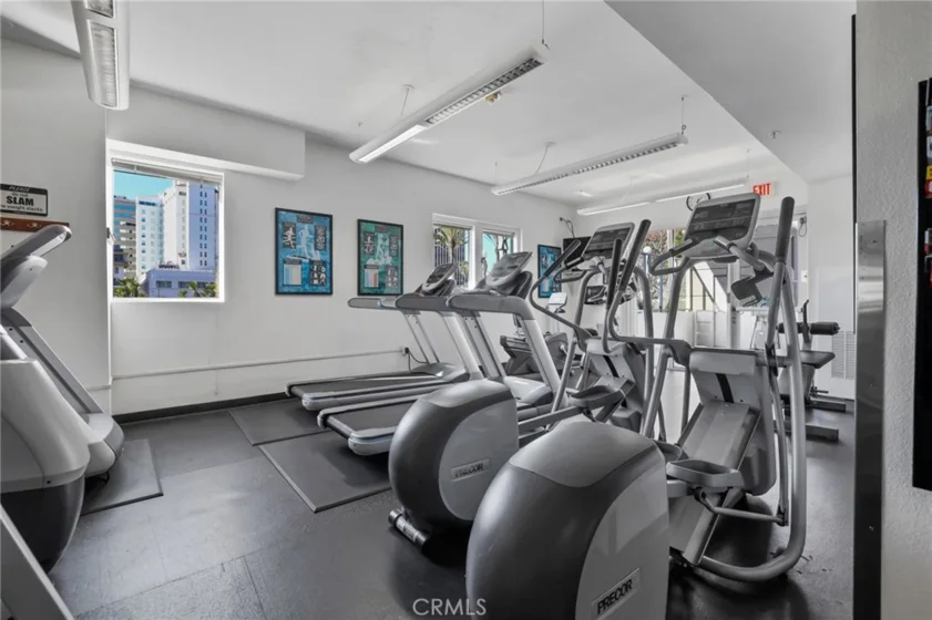 388 E Ocean Boulevard #305 photo 37