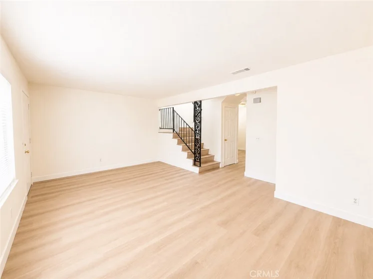 24051 Fir photo 7