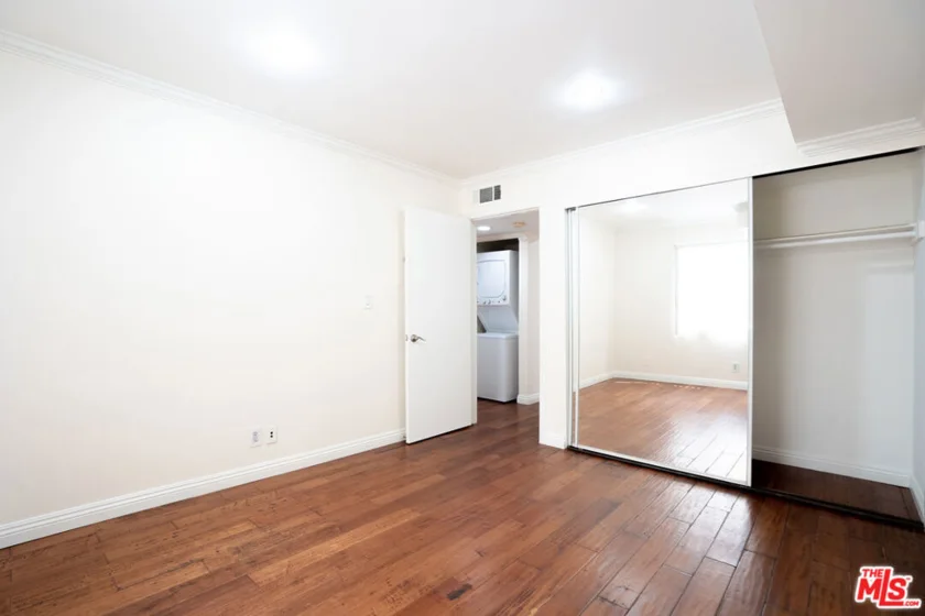 433 S Manhattan Place #108 photo 20