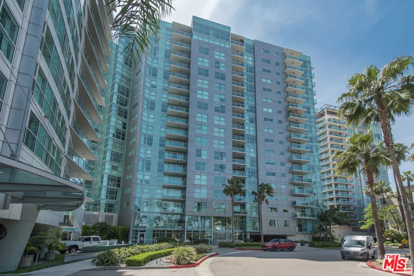13650 Marina Pointe Drive #404 photo 28