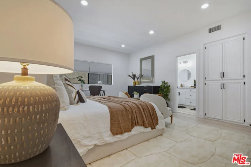 4707 Willis Avenue #206 photo 35