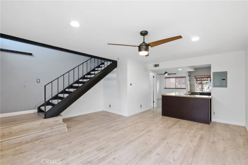 54 Oval Road photo 4