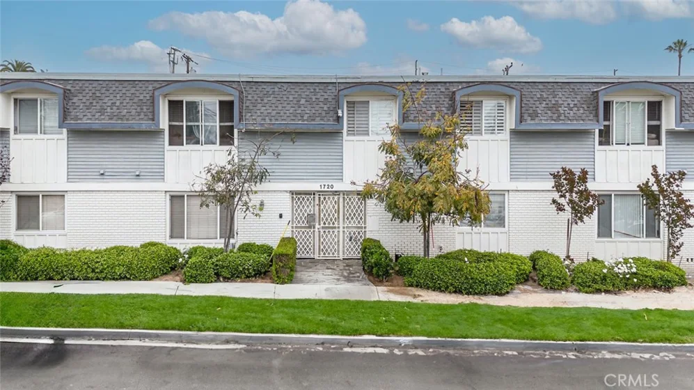 1720 Newport Avenue #8 photo 1