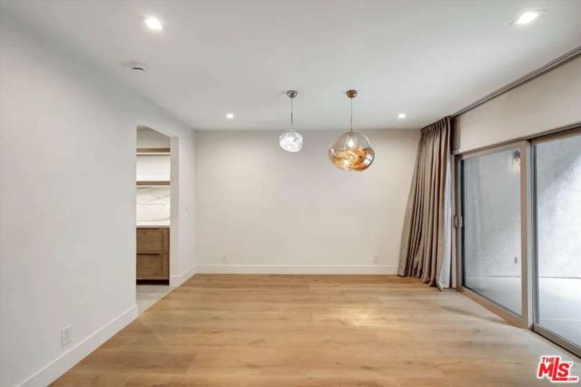 439 N Doheny Drive #204 photo 12