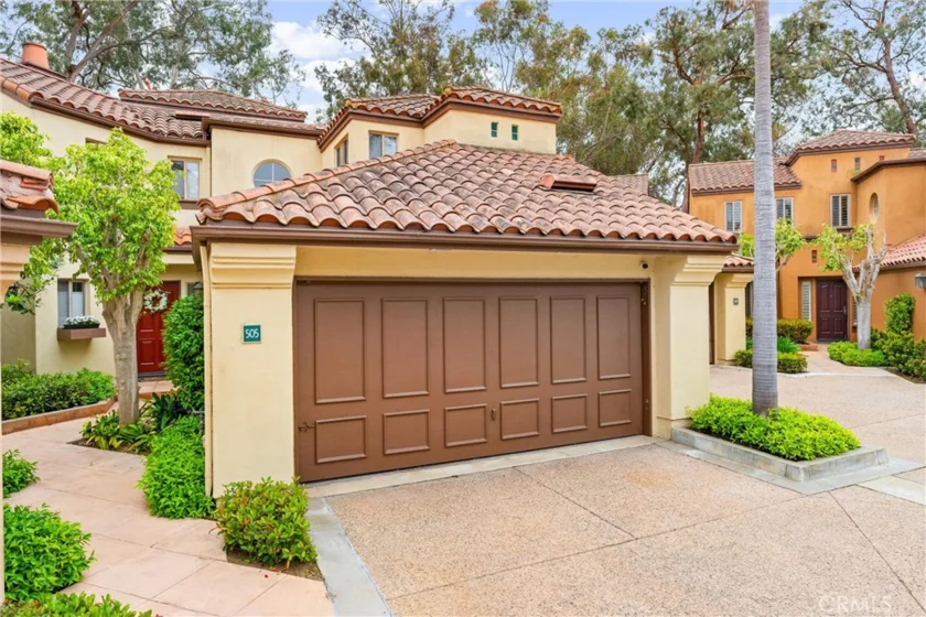 505 Bay Hill Drive photo 1