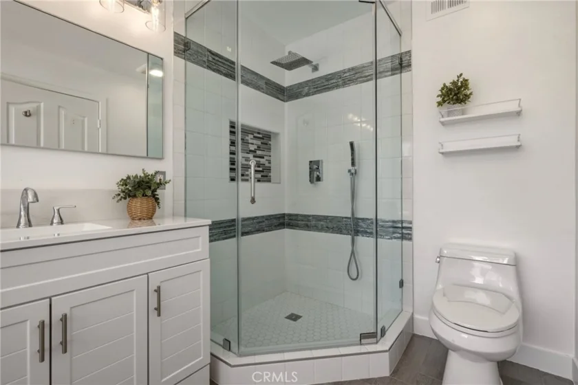 7329 Vassar photo 22