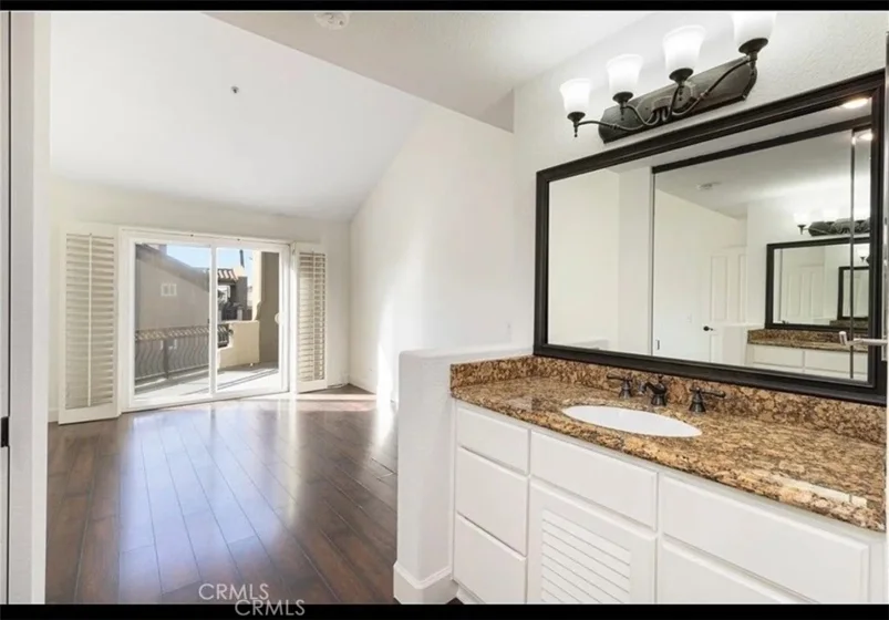 430 Lake Street photo 17