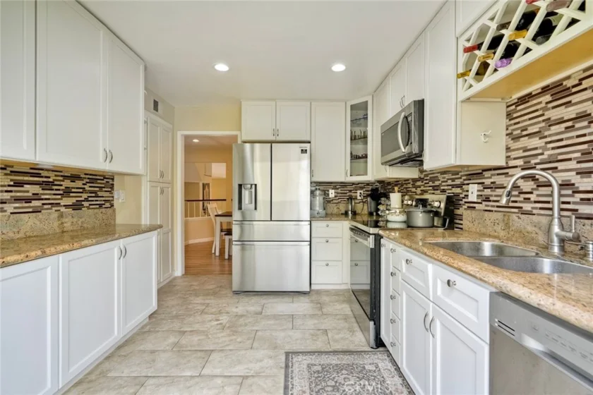 3304 Caminito Eastbluff #143 photo 8