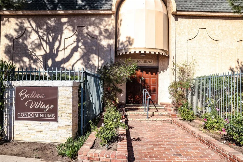 17111 Roscoe Boulevard #17 photo 1