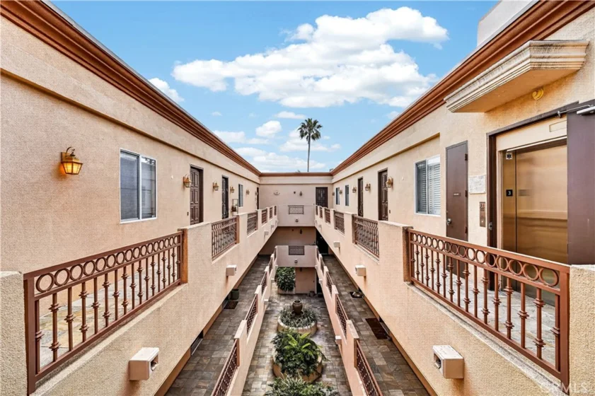 1444 S Point View Street #PH 307 photo 3
