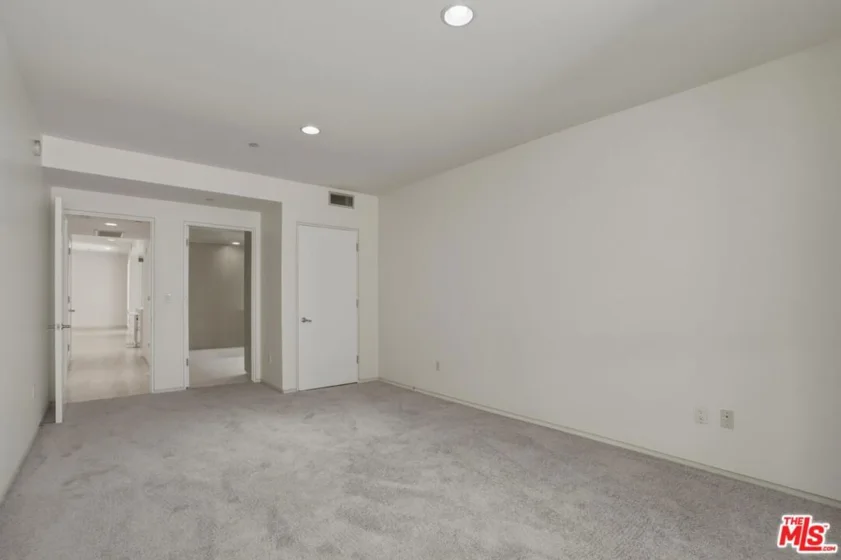 825 N Kings Road #1 photo 14
