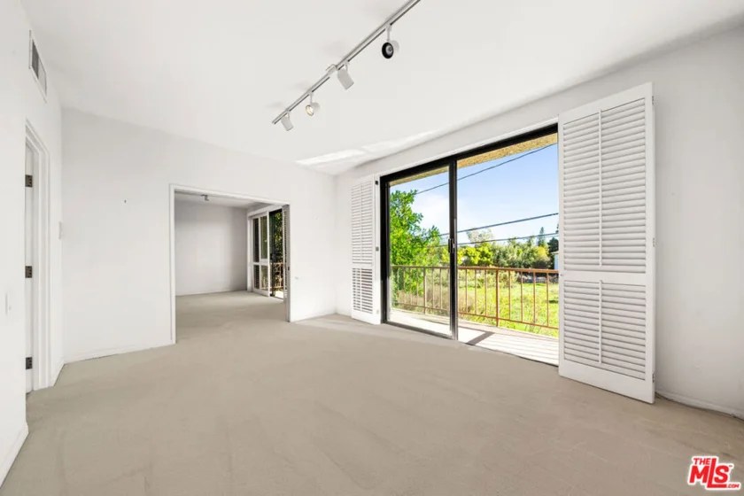 4454 Ventura Canyon Avenue #103 photo 38