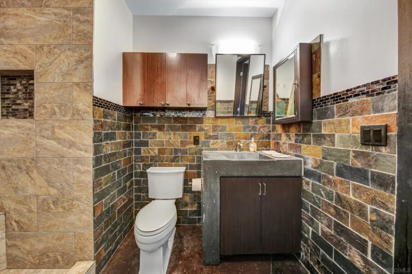 1050 Island #211 photo 32