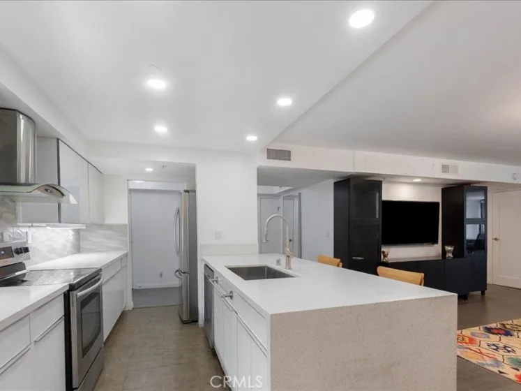 10660 Wilshire Boulevard #302 photo 16