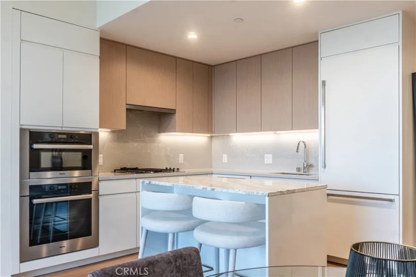 877 Francisco Street #1512 photo 1