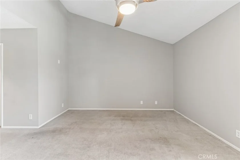 9600 Sylmar Avenue #19 photo 25