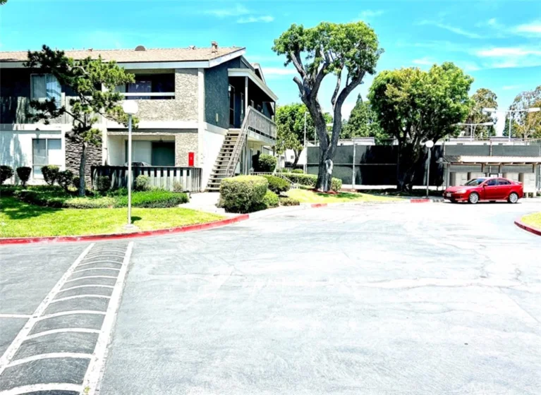 2811 S Fairview Street #F photo 1