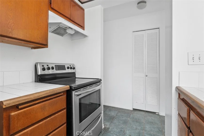 1507 S Raitt photo 19