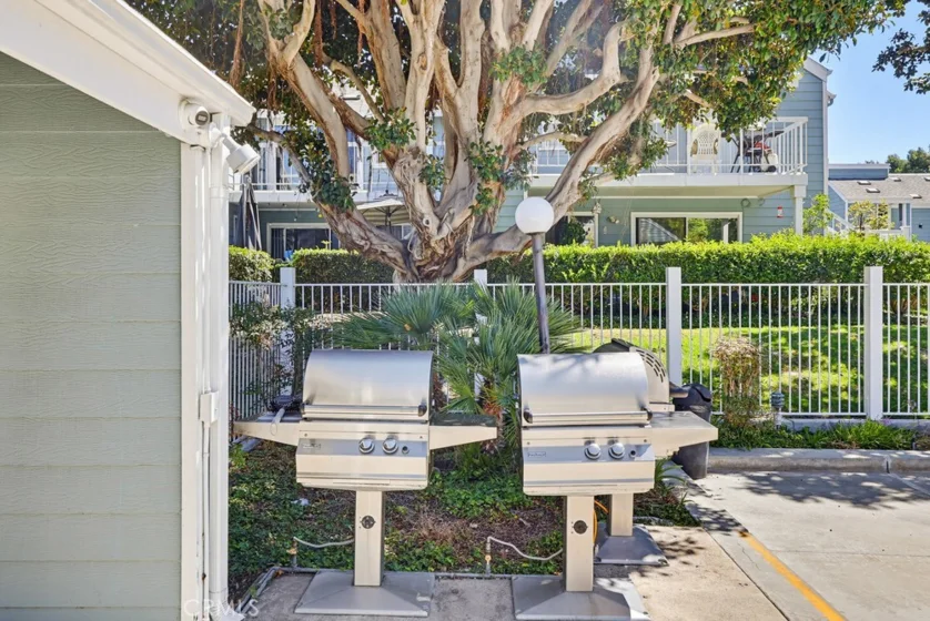 6028 Bixby Village Drive #96 photo 42