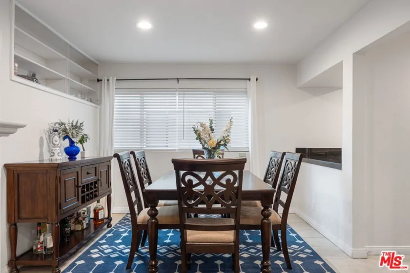 15325 Magnolia Boulevard #108 photo 31