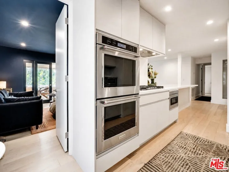 930 California Avenue #301 photo 5