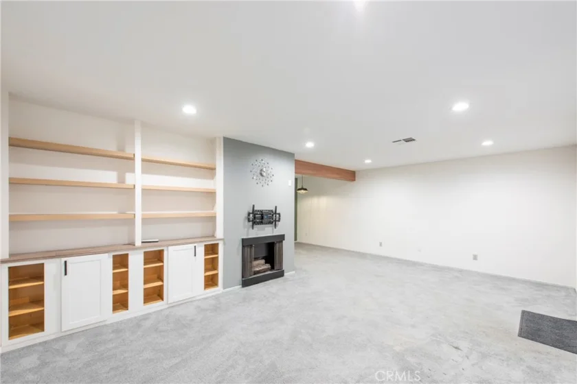 497 S El Molino Avenue #205 photo 5